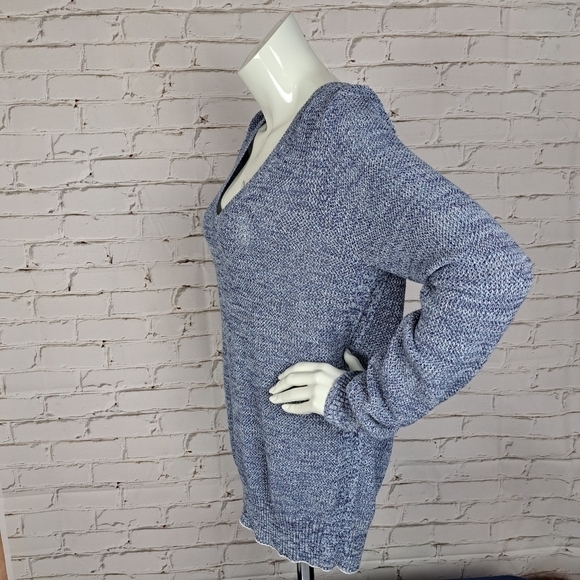 THEORY Women's Scoop Neck Pullover Sweater in Prosecco (Blue/White) - Picture 6 of 12